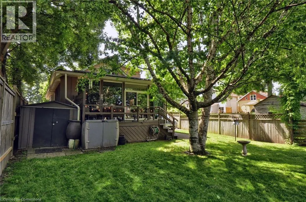 199 1/2 DUNDAS Lane