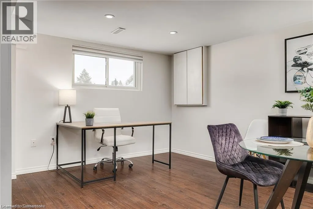 95 AVONMORE Crescent