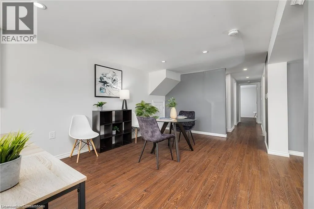 95 AVONMORE Crescent