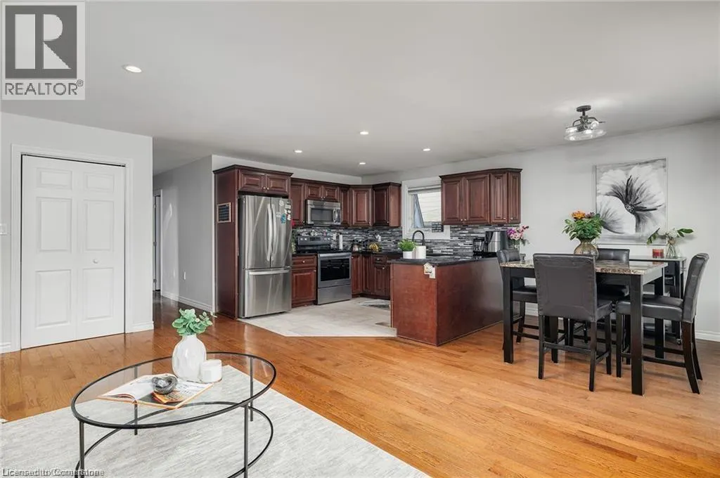 95 AVONMORE Crescent