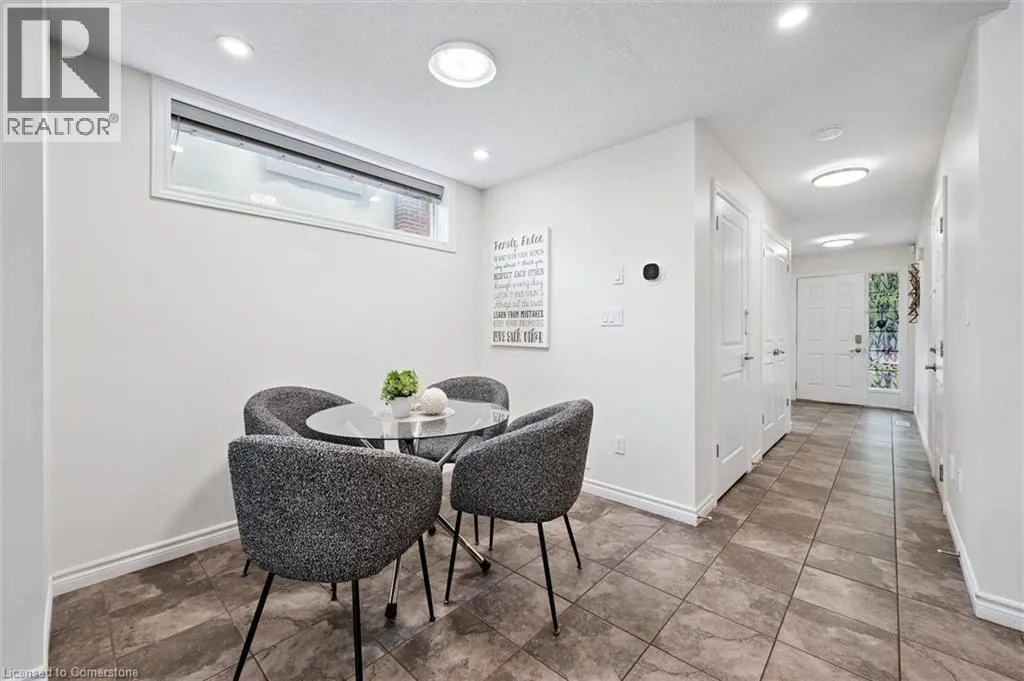 68 YORK Road Unit# B, #B