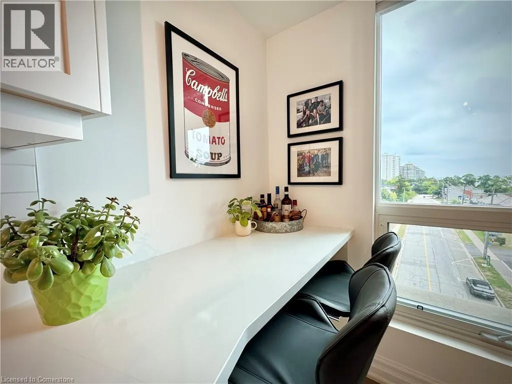 2060 LAKESHORE Road Unit# 405, #405