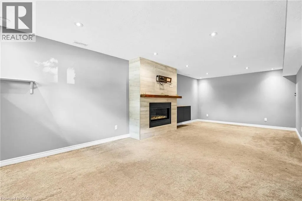 78 TUPPER Crescent
