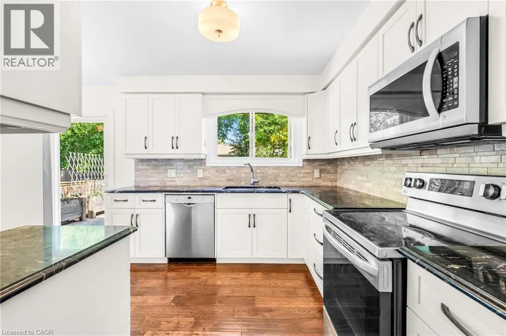 78 TUPPER Crescent