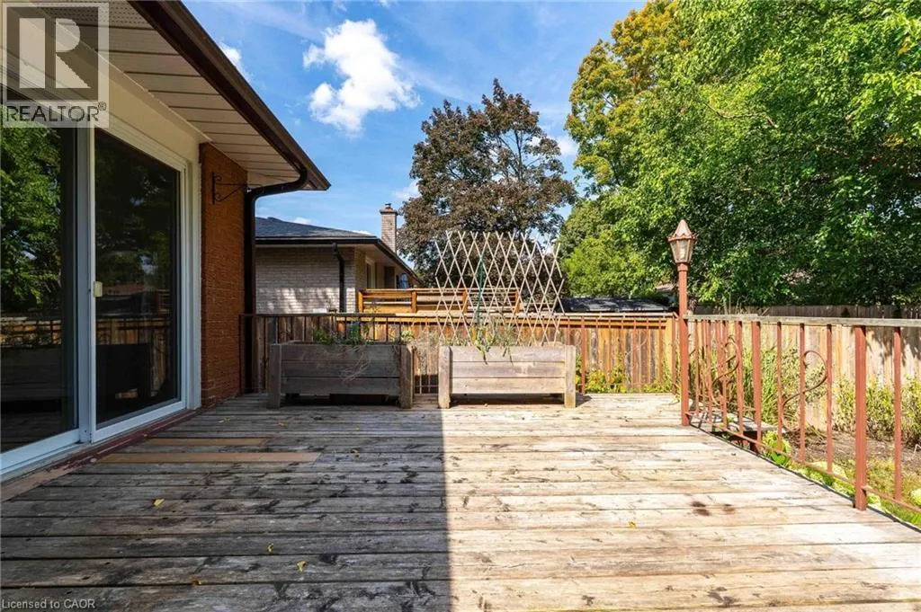 78 TUPPER Crescent