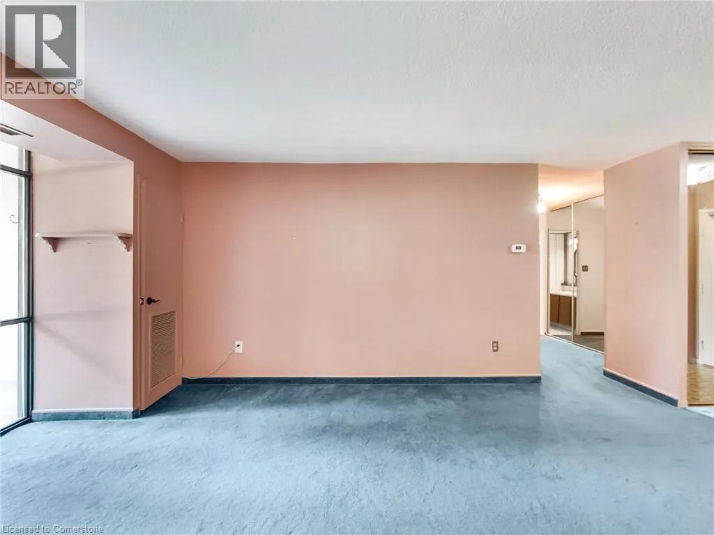 500 GREEN Road Unit# 203, #203