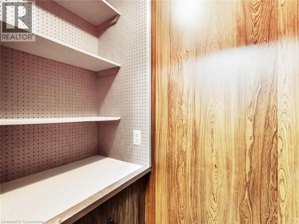 500 GREEN Road Unit# 203, #203