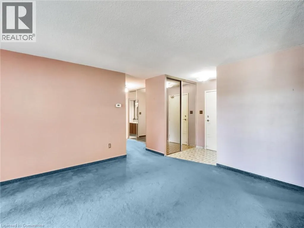 500 GREEN Road Unit# 203, #203
