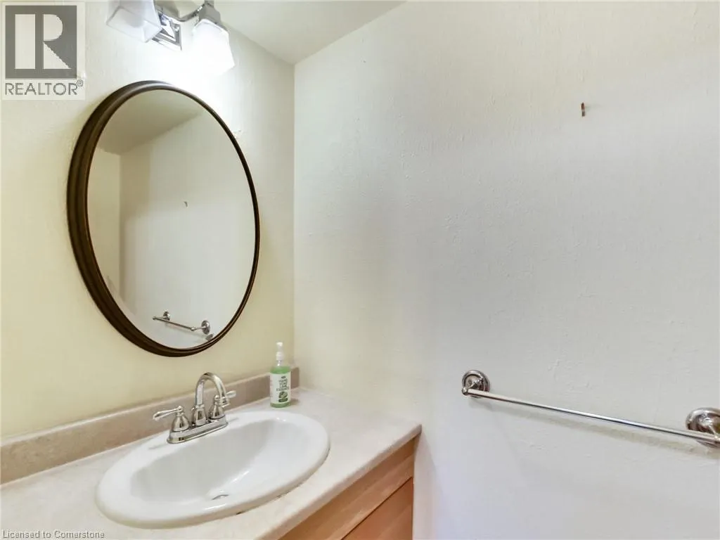 500 GREEN Road Unit# 203, #203