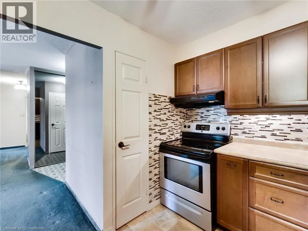 500 GREEN Road Unit# 203, #203