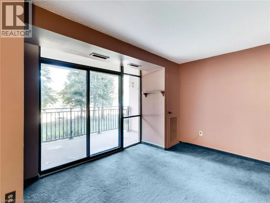 500 GREEN Road Unit# 203, #203