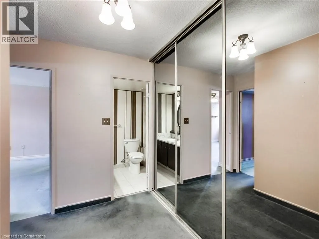 500 GREEN Road Unit# 203, #203