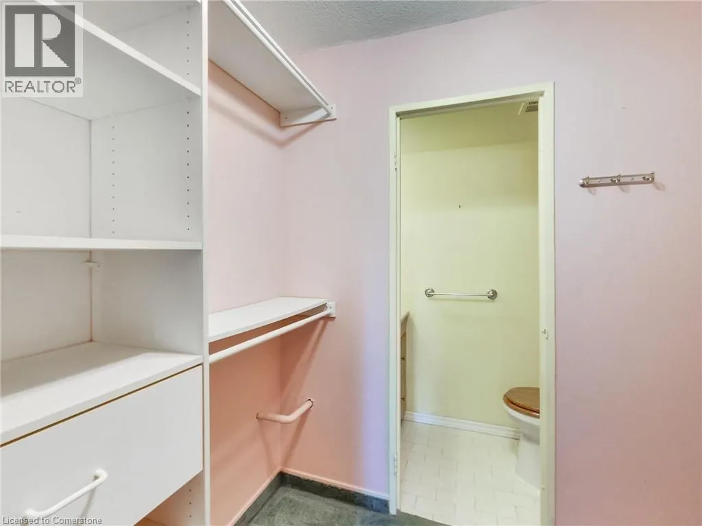 500 GREEN Road Unit# 203, #203