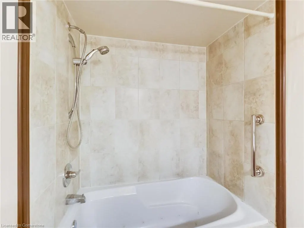 500 GREEN Road Unit# 203, #203