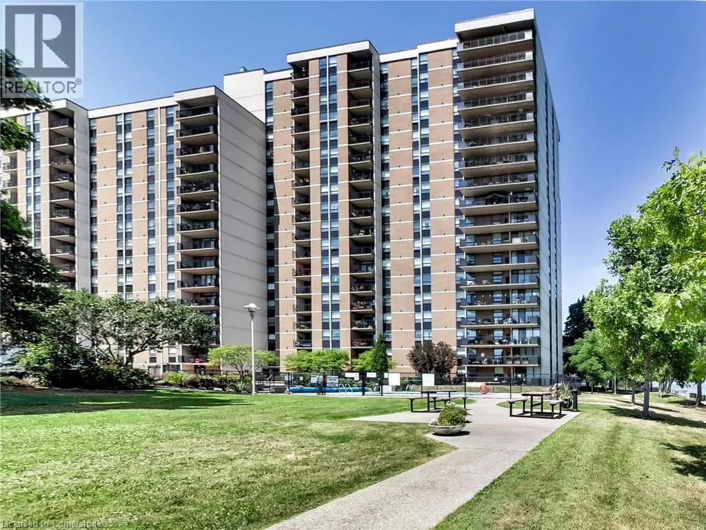 500 GREEN Road Unit# 203, #203