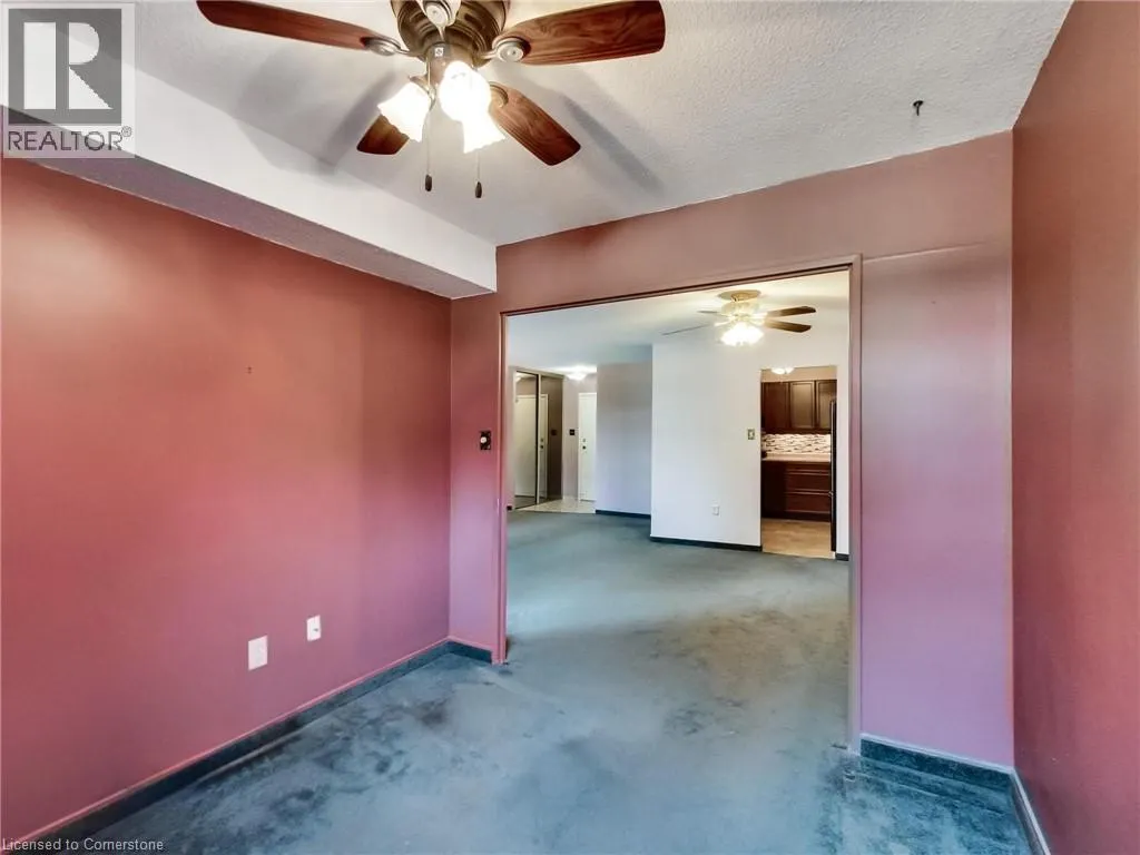 500 GREEN Road Unit# 203, #203