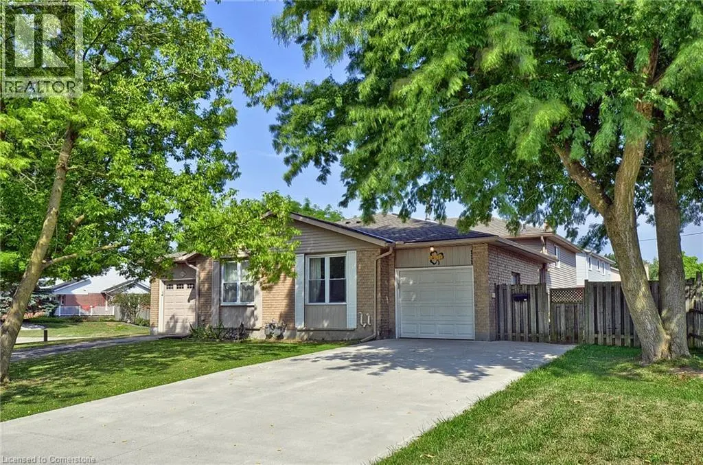 111 CARMINE Crescent