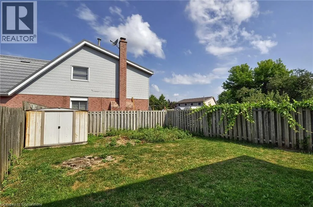 111 CARMINE Crescent