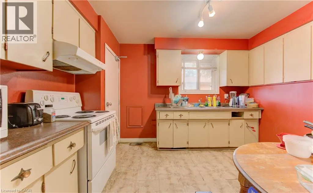 4 CARDILL Crescent