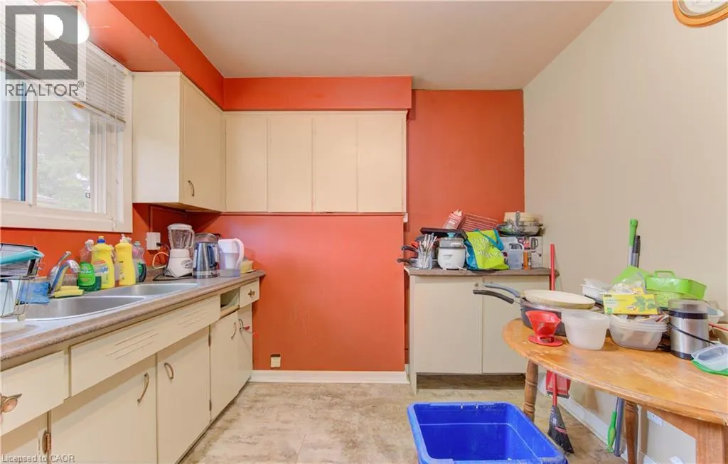 4 CARDILL Crescent