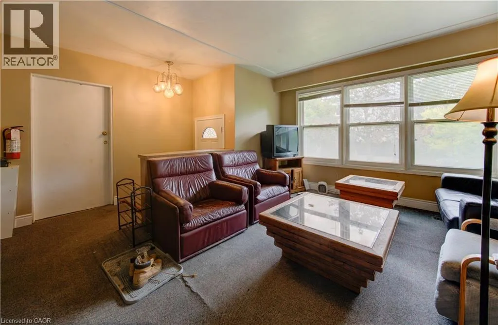 4 CARDILL Crescent