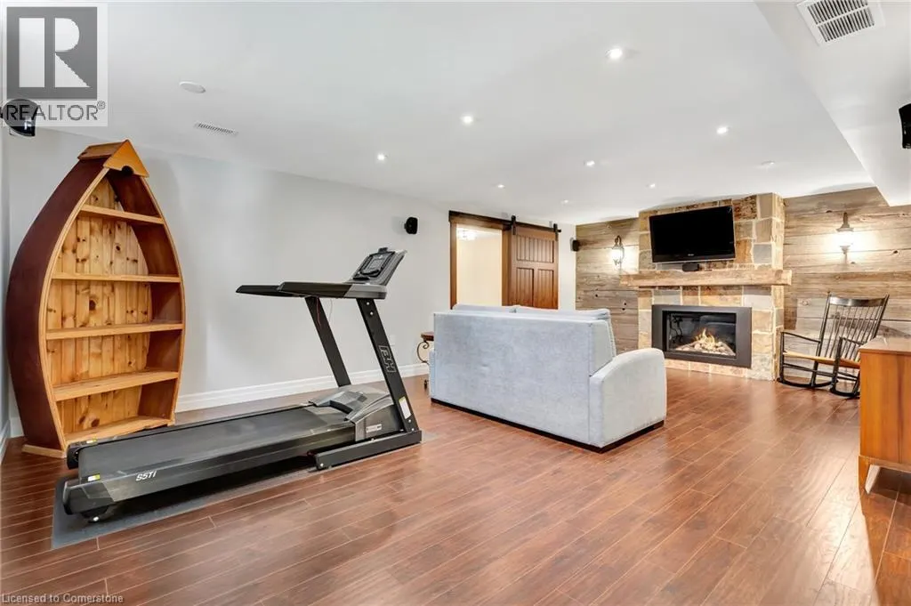 136 OAK PARK Drive
