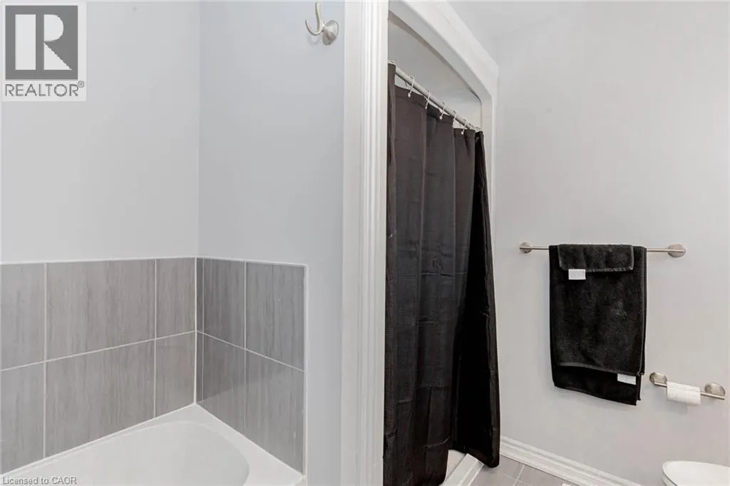 87 RENFREW Trail
