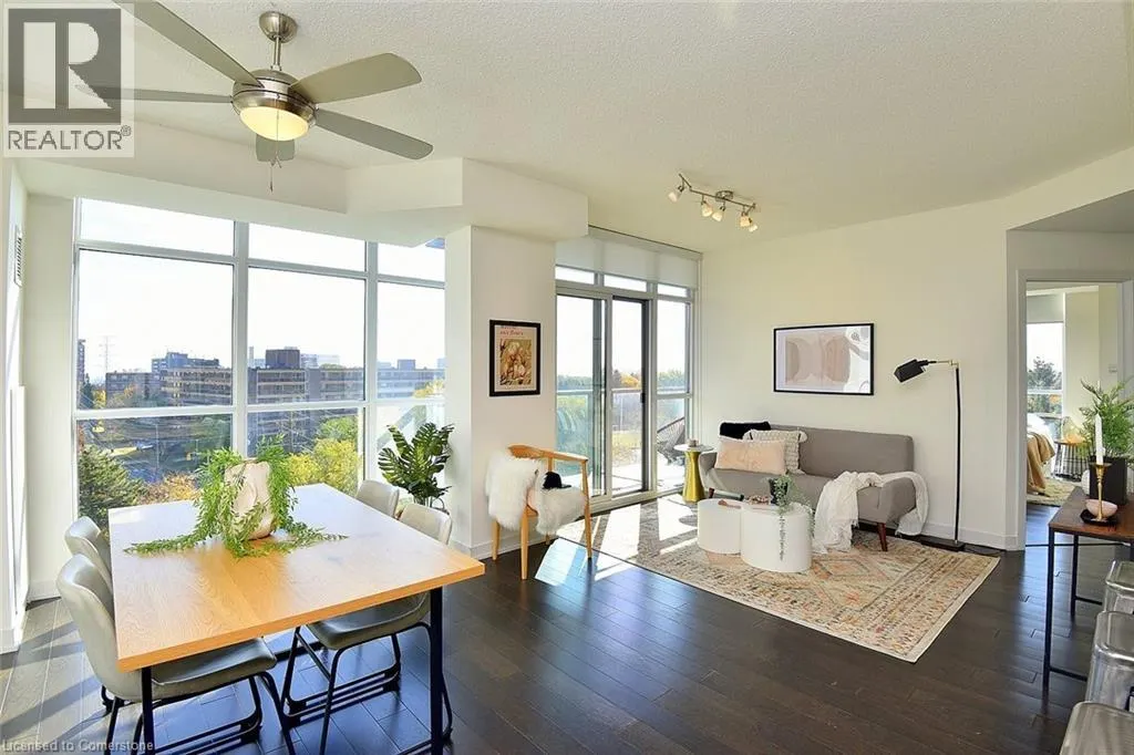 551 MAPLE Avenue Unit# 701, #701