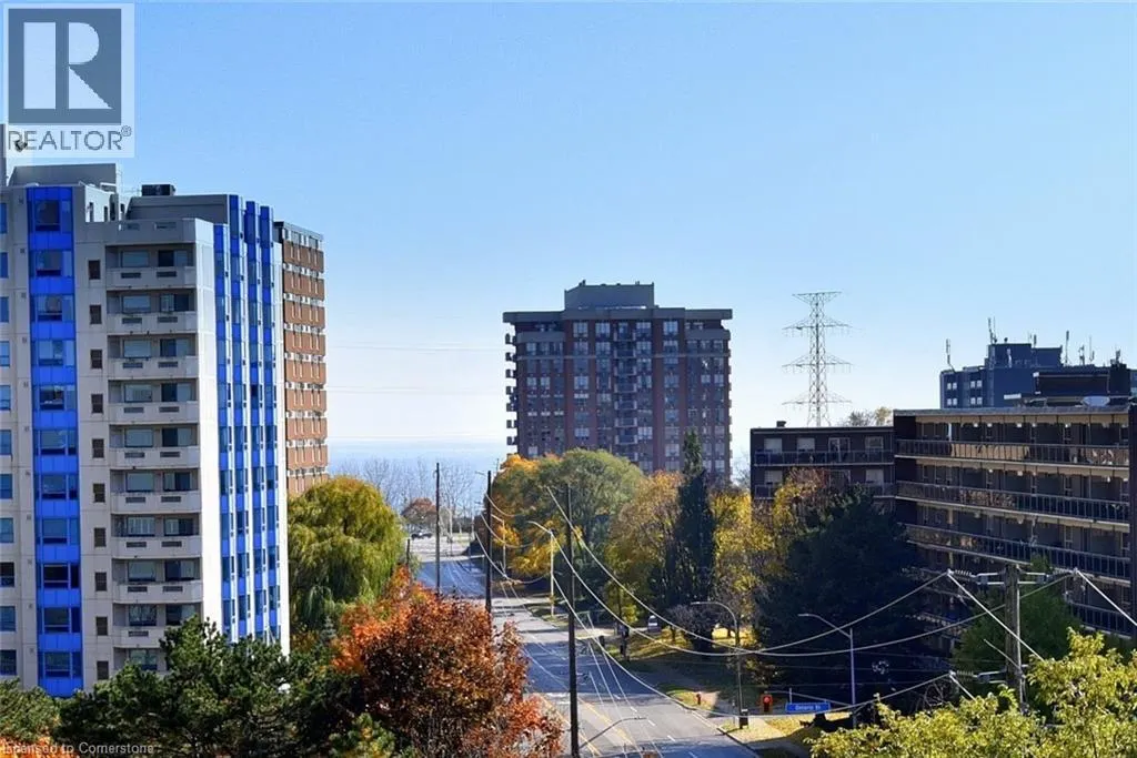 551 MAPLE Avenue Unit# 701, #701