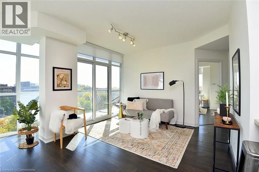 551 MAPLE Avenue Unit# 701, #701