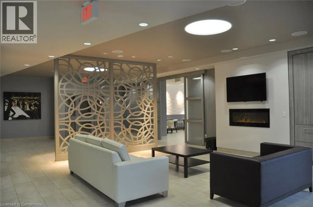 551 MAPLE Avenue Unit# 701, #701