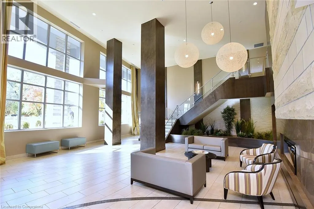 551 MAPLE Avenue Unit# 701, #701