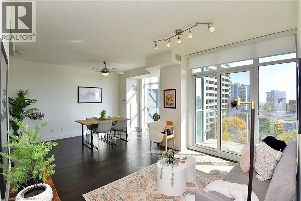 551 MAPLE Avenue Unit# 701, #701