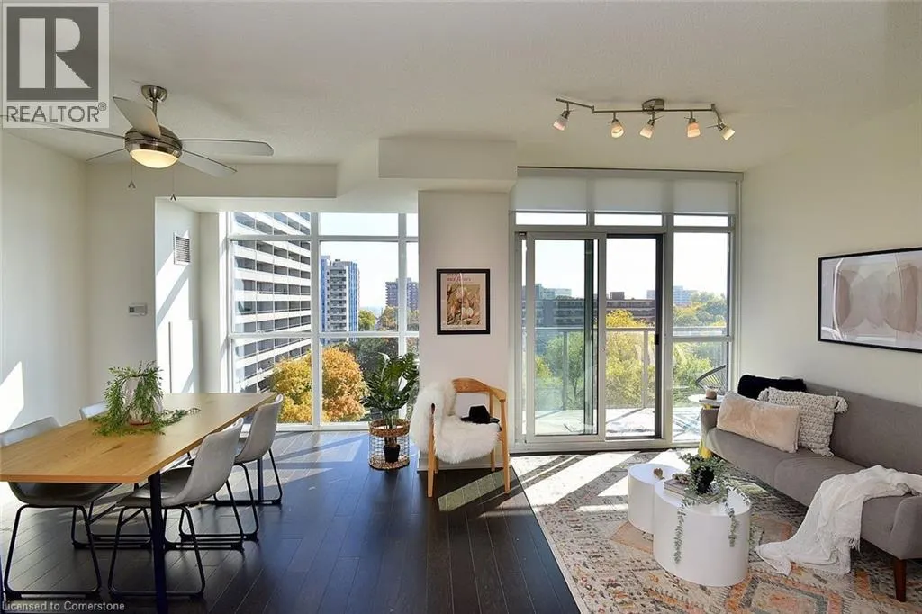 551 MAPLE Avenue Unit# 701, #701