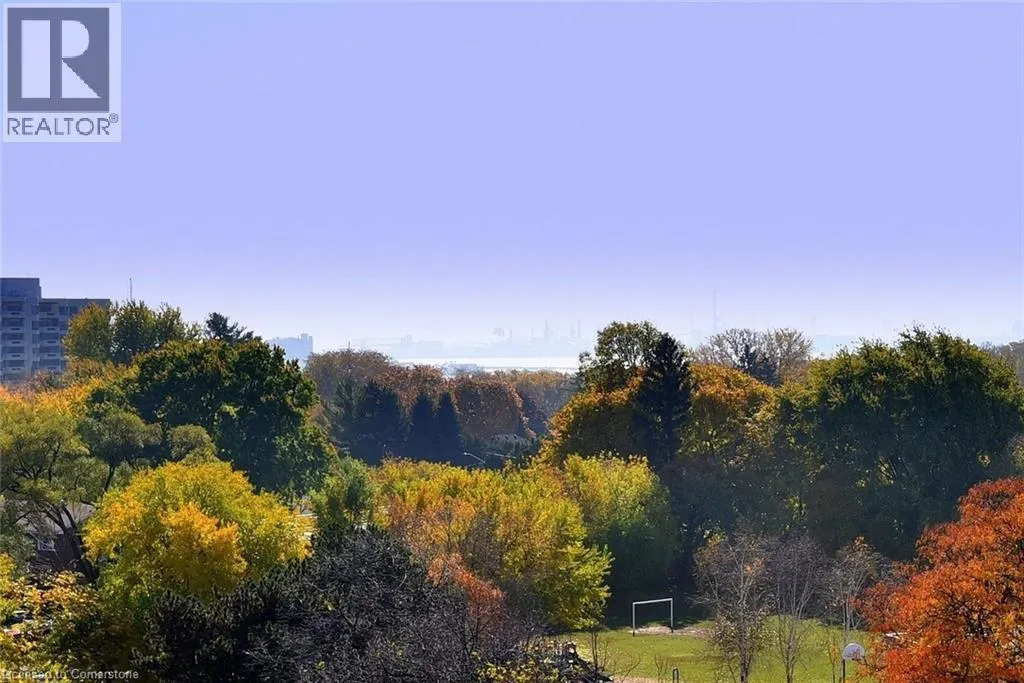 551 MAPLE Avenue Unit# 701, #701