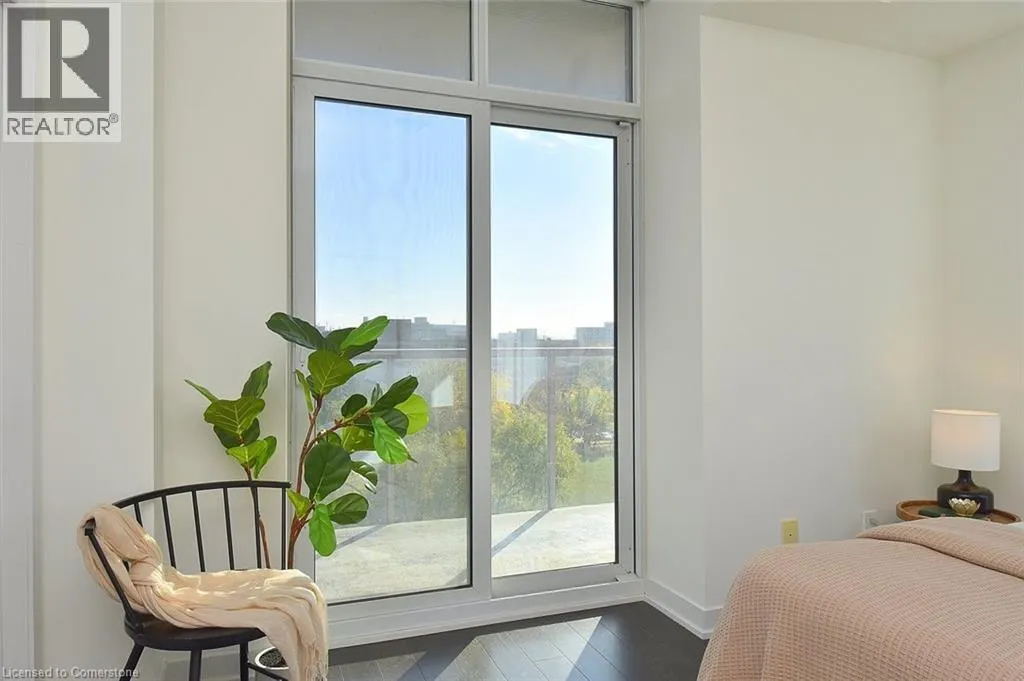551 MAPLE Avenue Unit# 701, #701