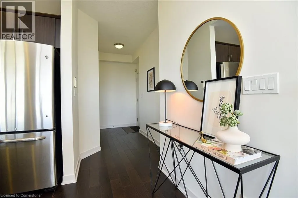 551 MAPLE Avenue Unit# 701, #701