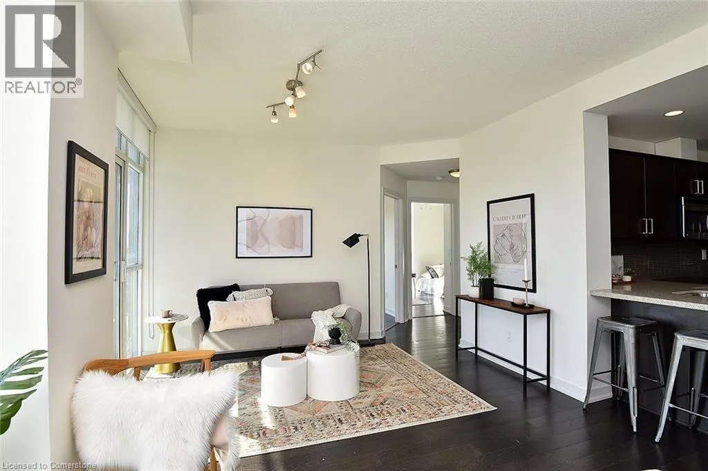 551 MAPLE Avenue Unit# 701, #701