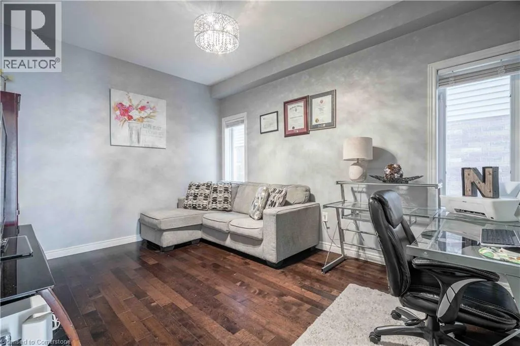 16 KINSMAN Drive