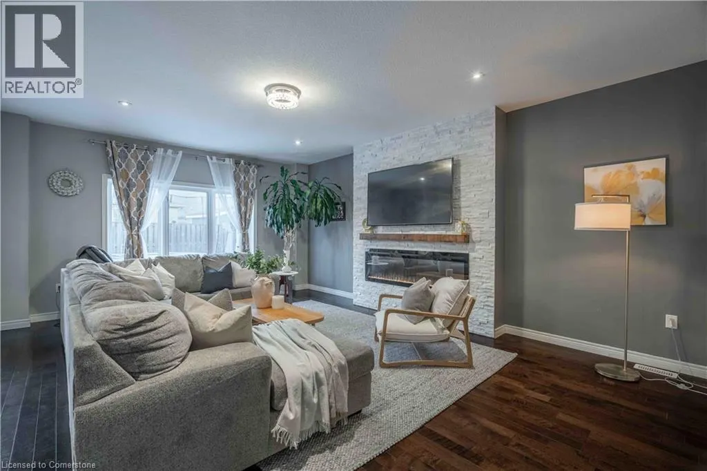 16 KINSMAN Drive