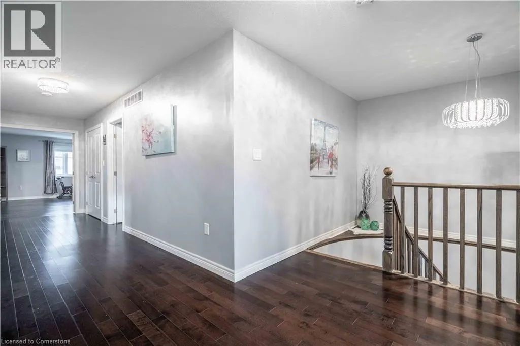 16 KINSMAN Drive