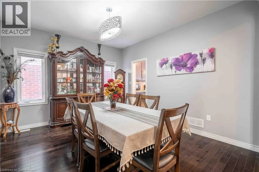 16 KINSMAN Drive