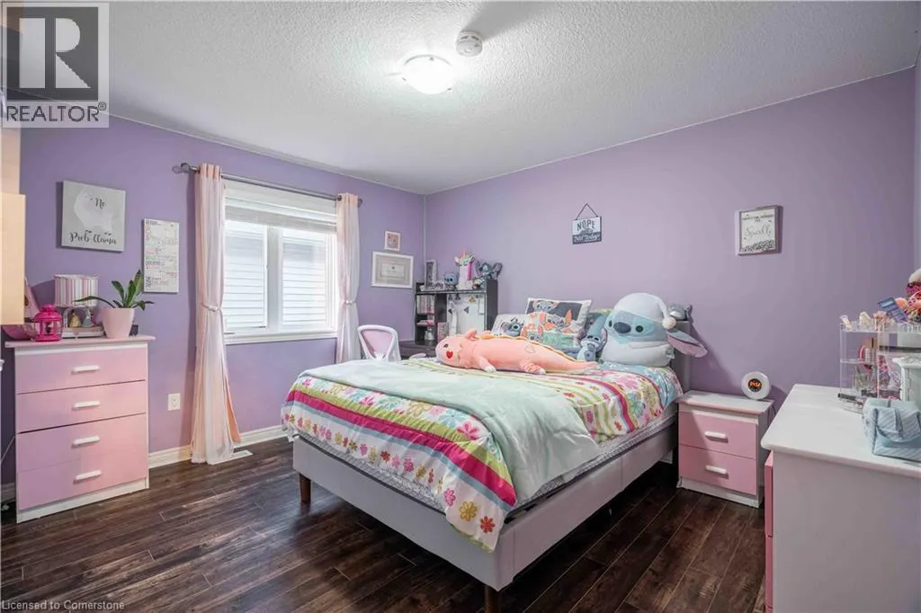 16 KINSMAN Drive