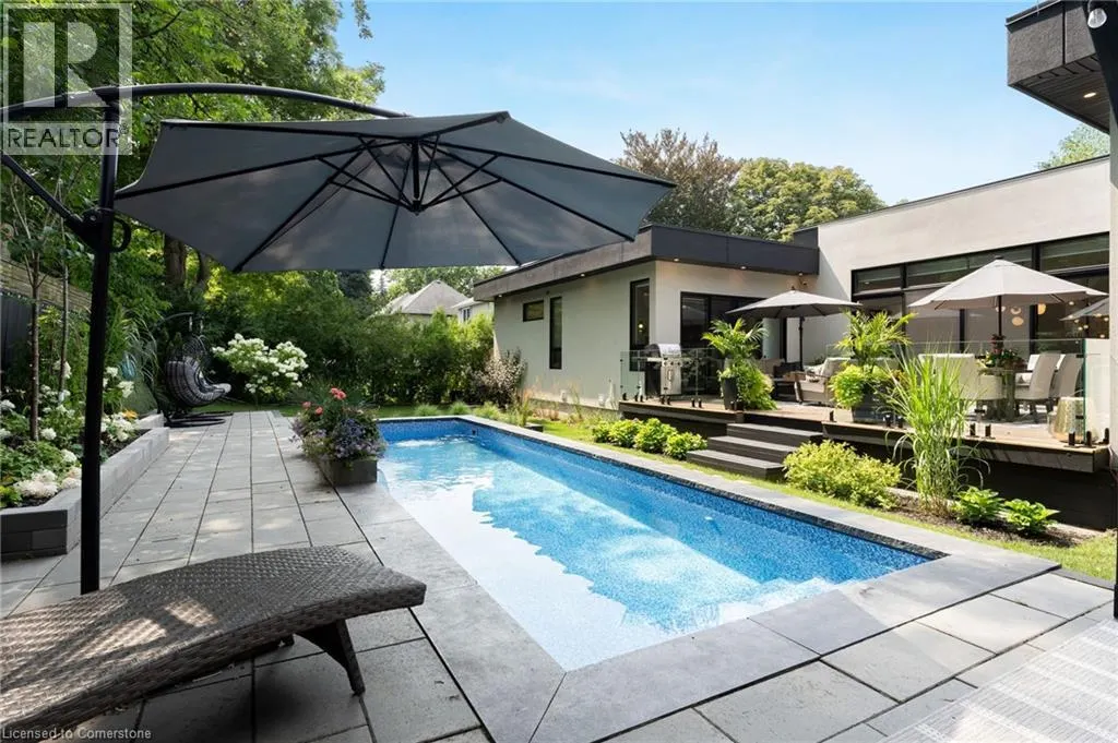 806 ALEXANDER Road