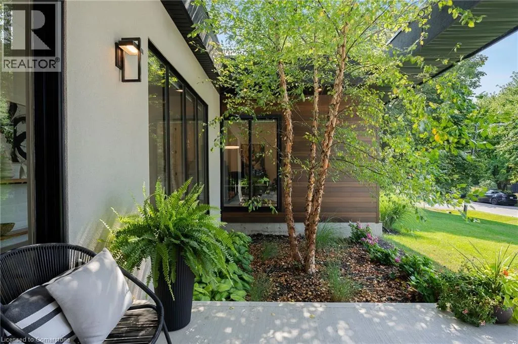 806 ALEXANDER Road