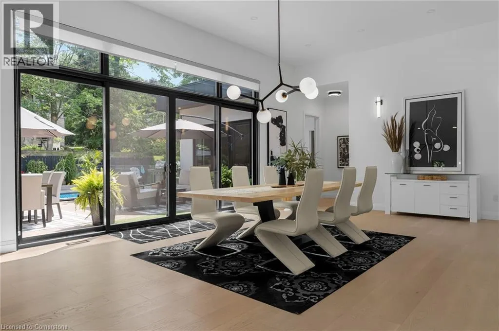 806 ALEXANDER Road