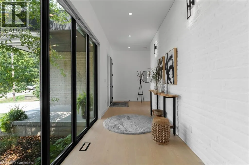806 ALEXANDER Road