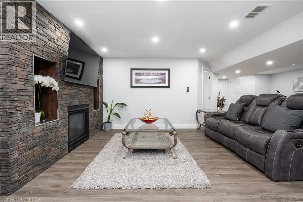 920 RIVER RIDGE Court