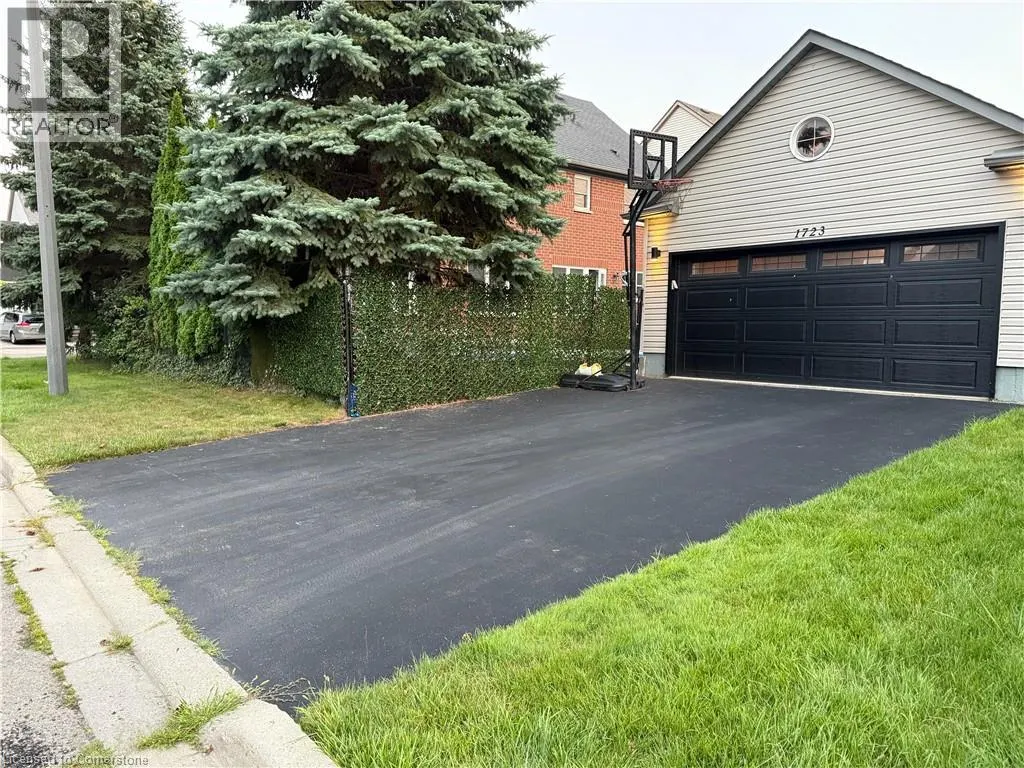 1723 CRATELY Court