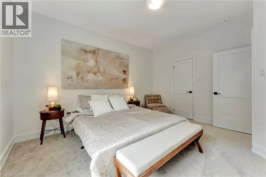 154 VANROOY Trail